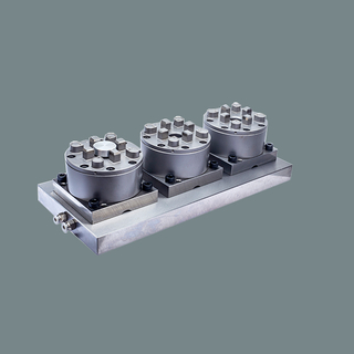 Three-fold R chuck 3A-100066